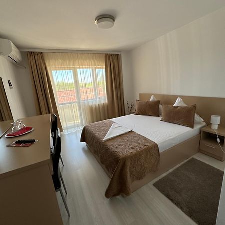 Fast Airport Accomodation Otopeni Exterior foto