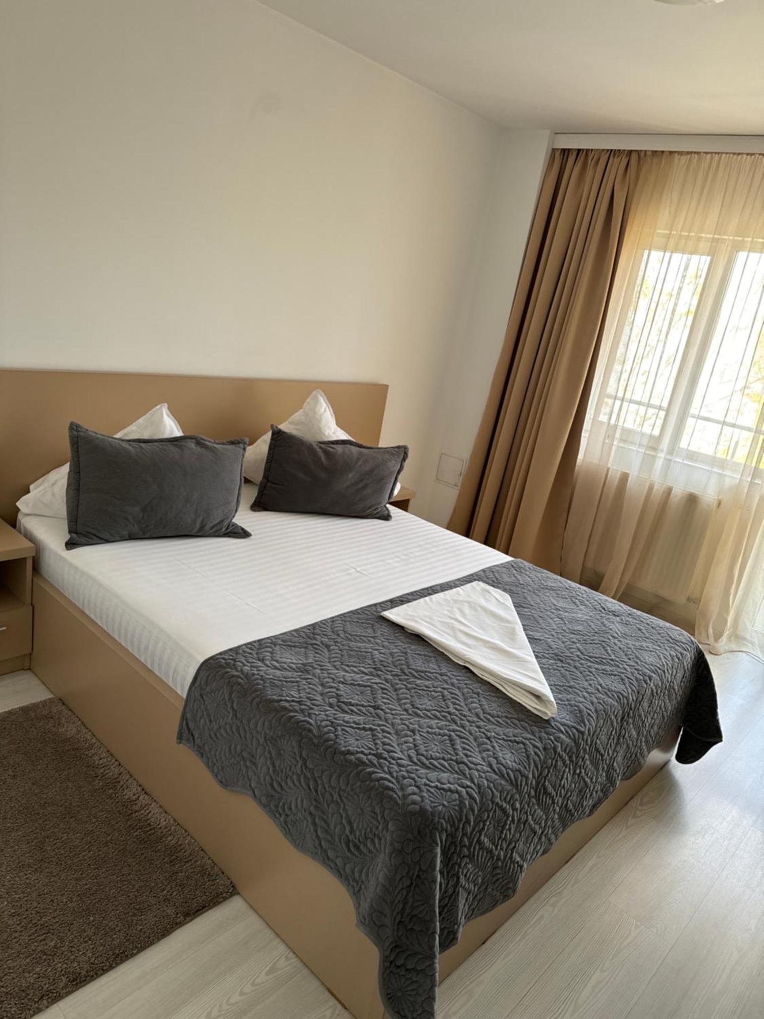 Fast Airport Accomodation Otopeni Exterior foto